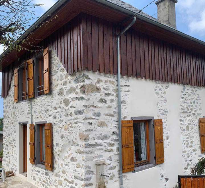 Réalisation et ravalement de façades en pierre par des professionnels