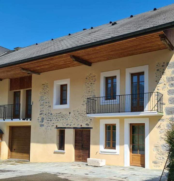 Travaux sur façade en pierre Chambéry
